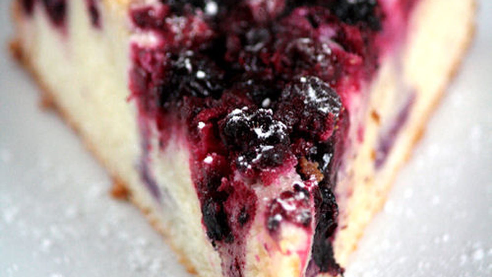 Financier géant aux fruits rouges