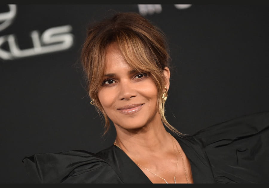 Le maquillage bronze de Halle Berry