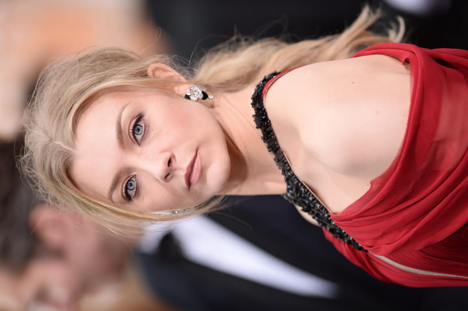 La queue-de-cheval froiss&eacute;e de Natalie Dormer