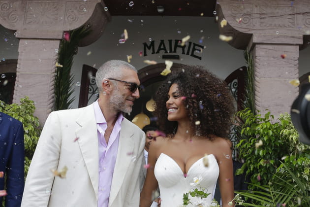 Mariage de Vincent Cassel et Tina Kunakey : à la mairie de Bidard, août 2018.