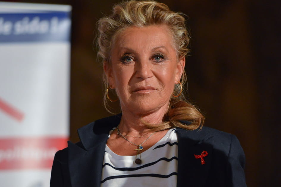 Sheila, solaire avec son balayage blond