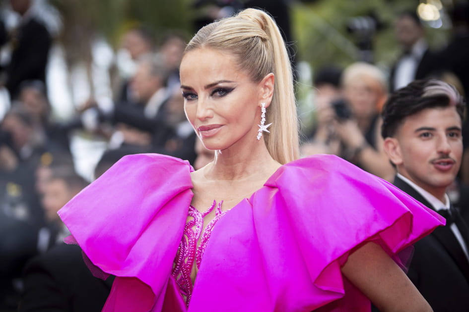 La queue de cheval haute d'Adriana Karembeu