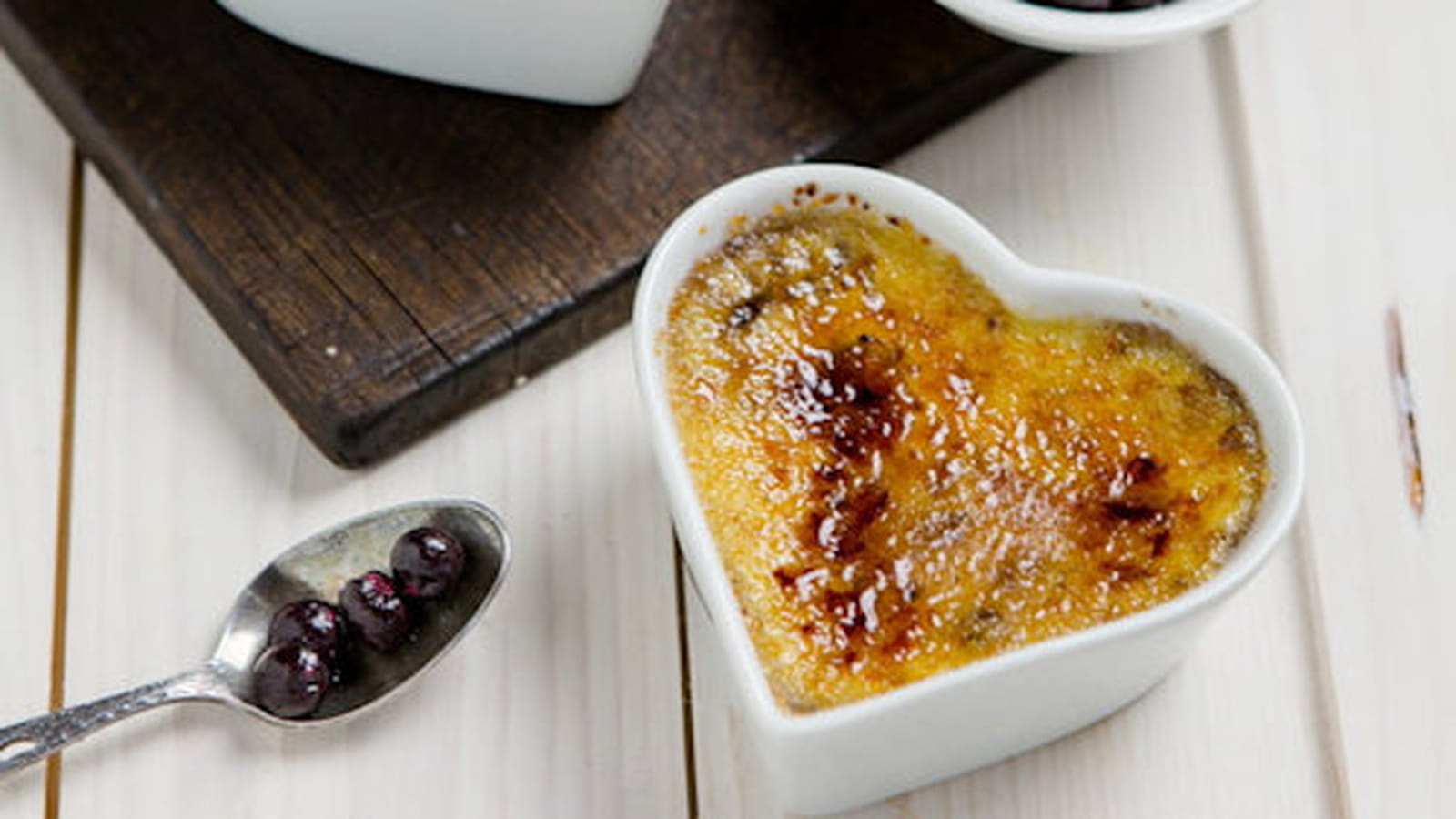 Crème brûlée aux myrtilles sauvages
