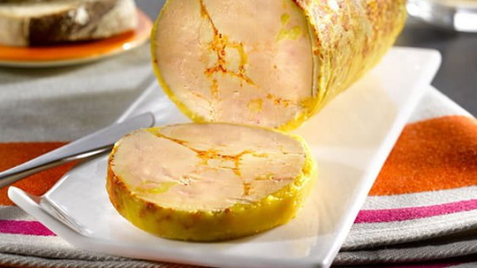 Foie gras de canard mi-cuit vapeur au piment d'Espelette