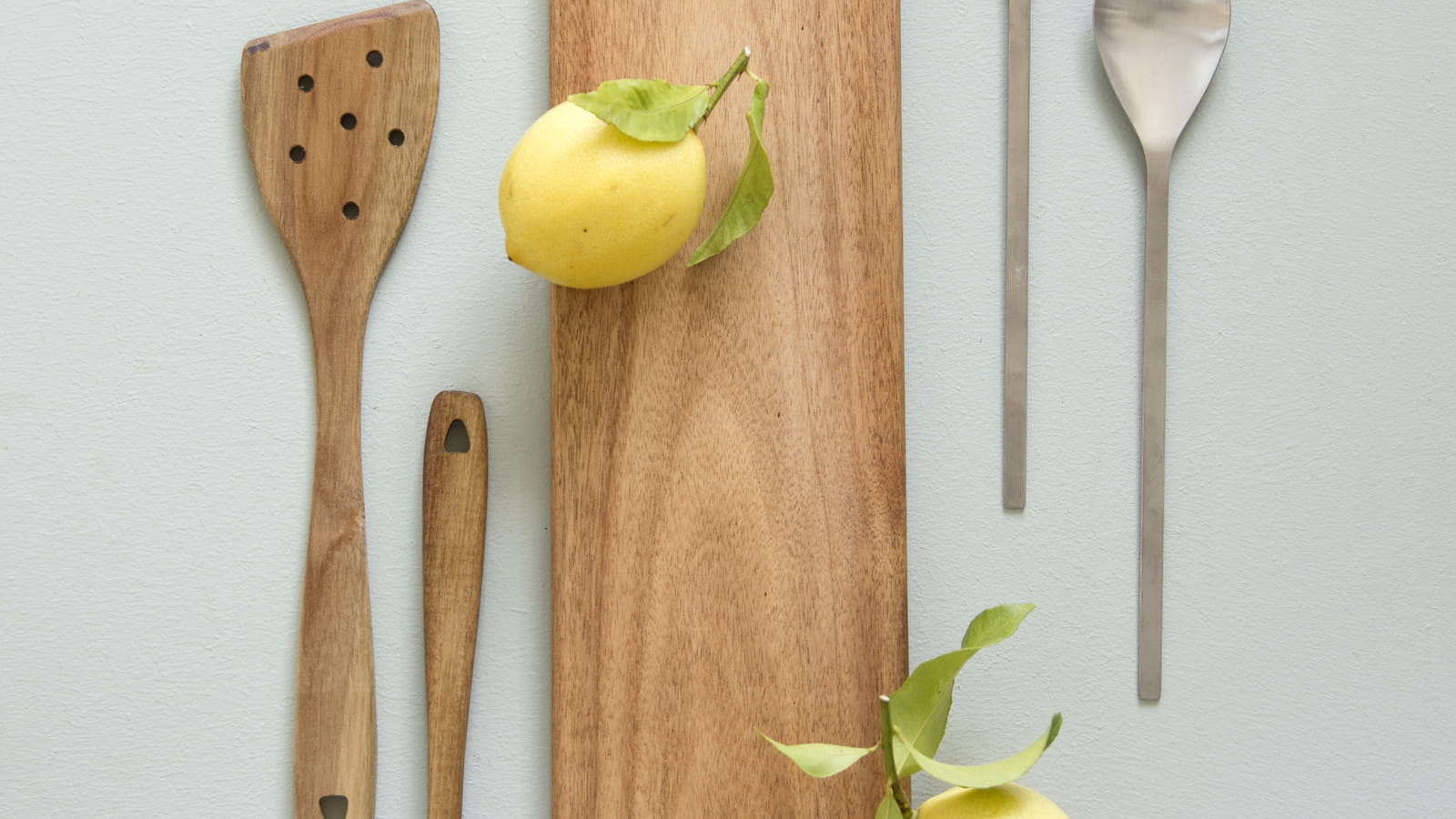 Planche et ustensiles de cuisine