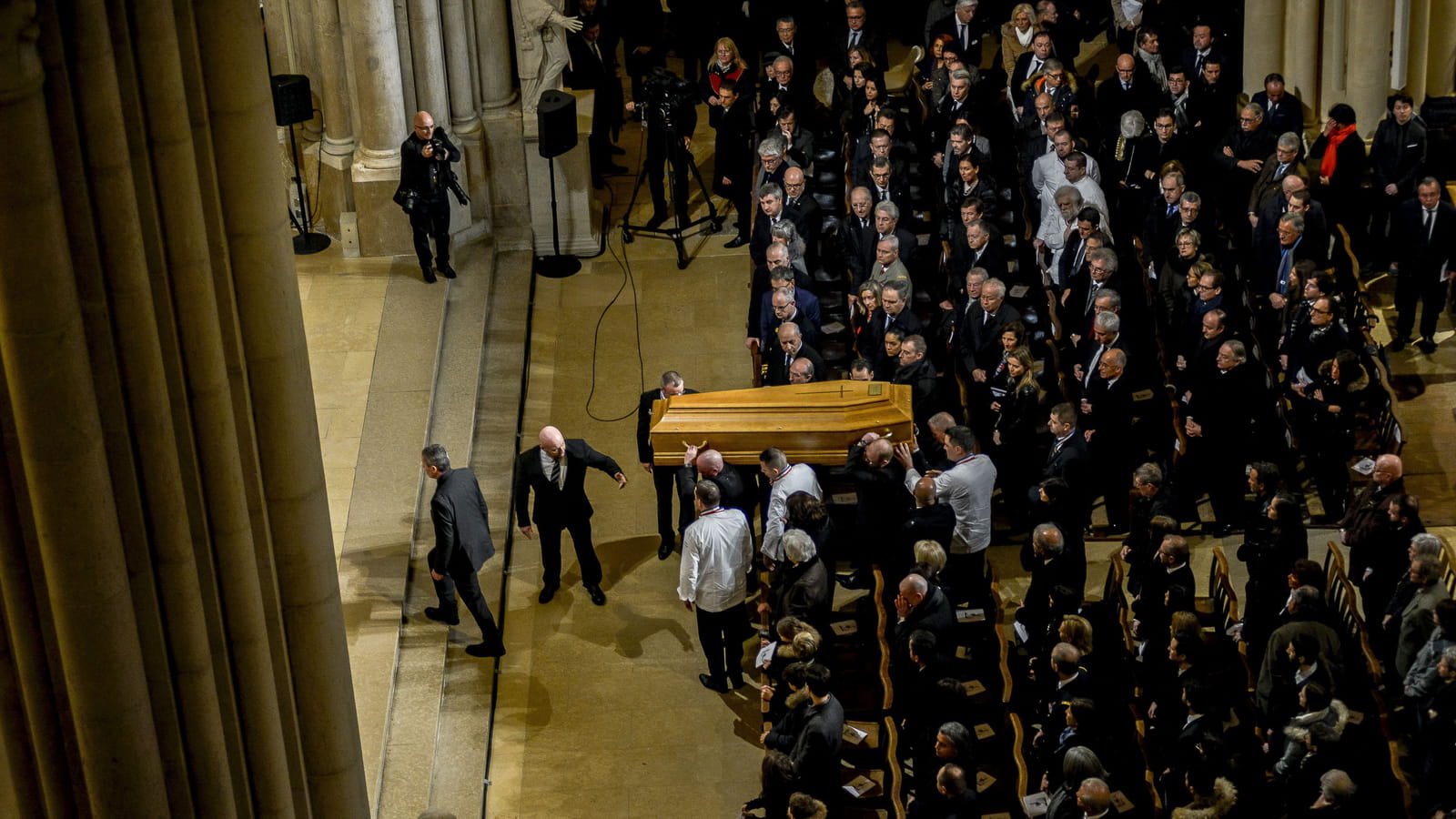 Arrivée du cercueil