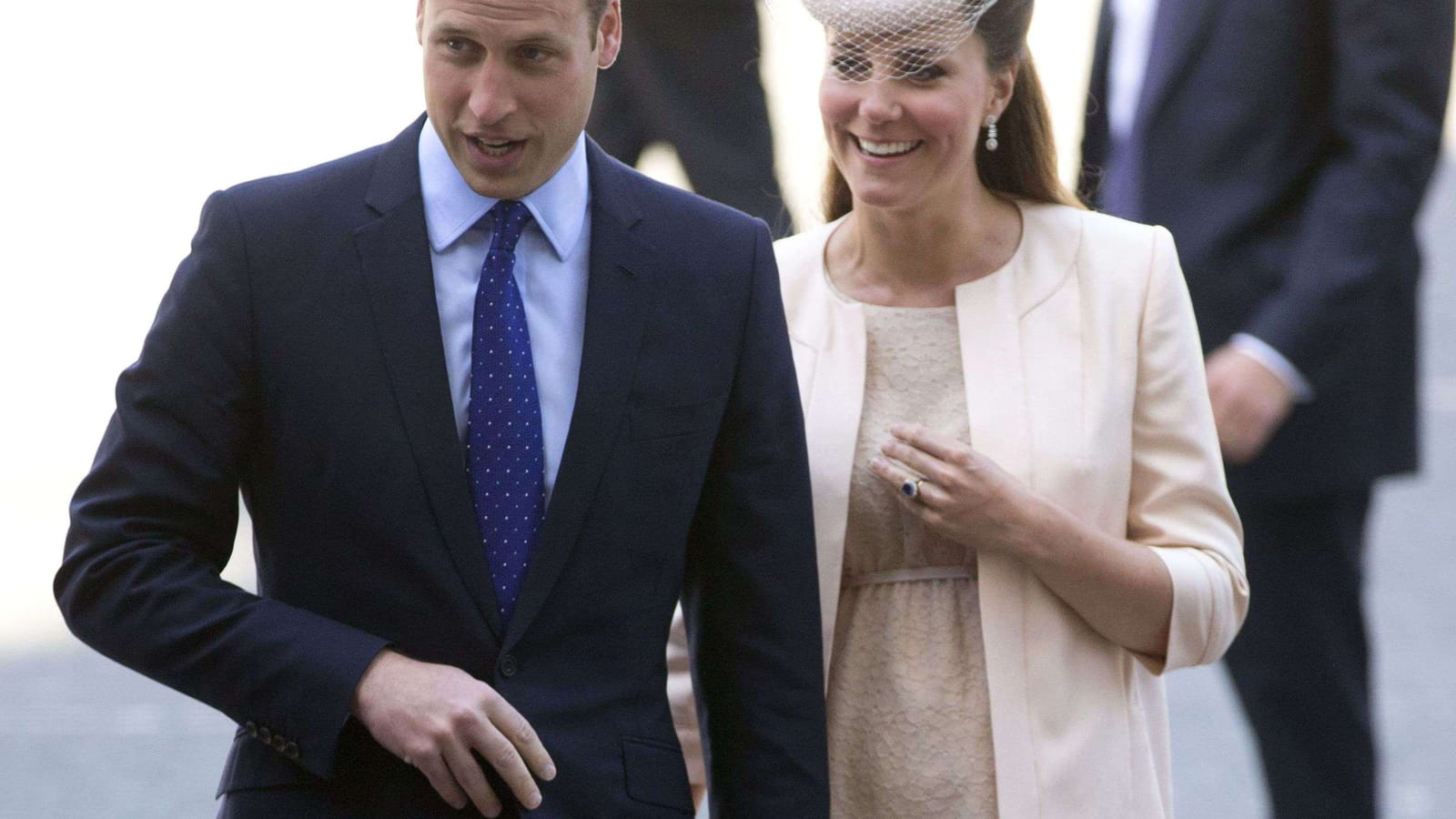 Un mois avant la naissance de George