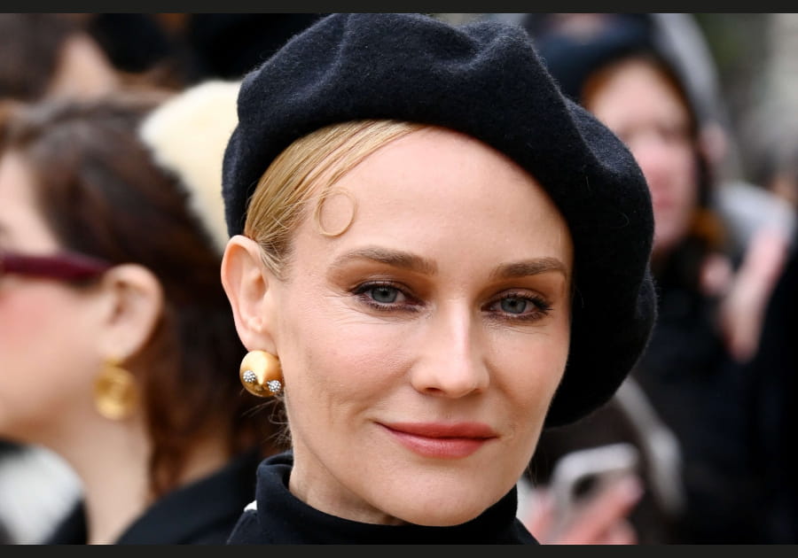 La chevelure plaqu&eacute;e de Diane Kruger