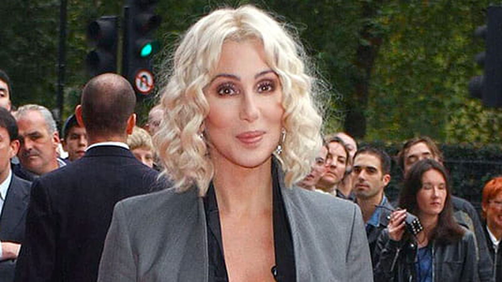 Cher le 29 octobre 2001