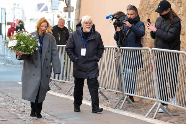 Paul Watson arrive aux obs&egrave;ques de Brigitte Bardot