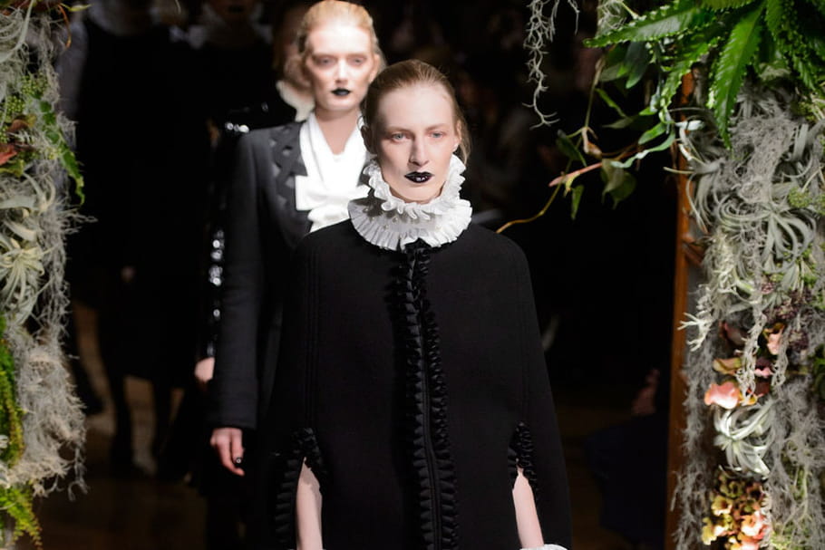 Défilé GILES prêt-à-porter automne-hiver 2015-2016 : gothiques et botanique