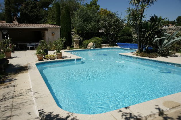 Une piscine r&eacute;alis&eacute;e dans un style personnel