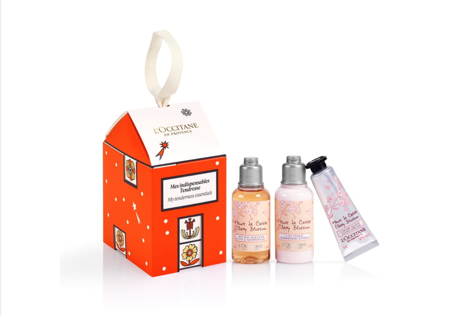 Maison de No&euml;l fleurs de cerisier L'Occitane