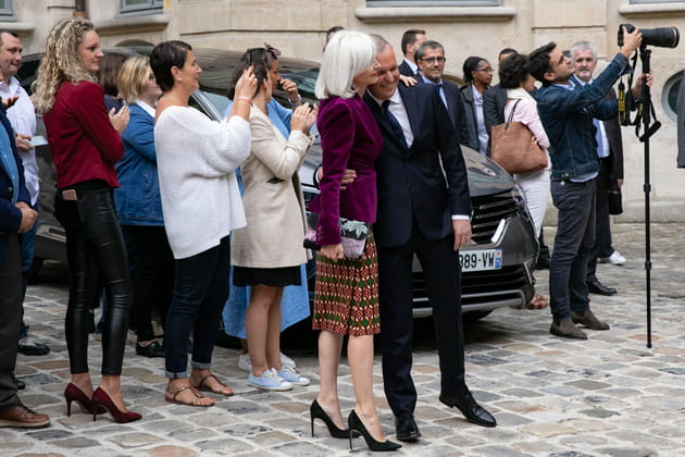 Fran&ccedil;ois de Rugy et sa femme S&eacute;verine Servat avant la passation de pouvoir