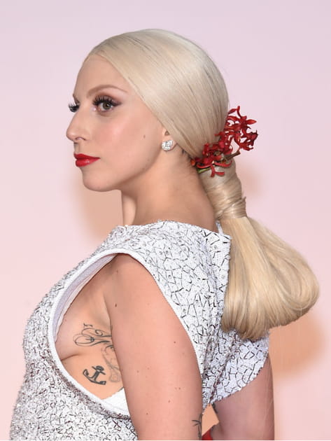 La queue-de-cheval japonisante de Lady Gaga