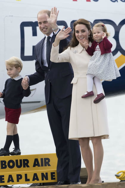 Kate Middleton en manteau Catherine Walker en 2016