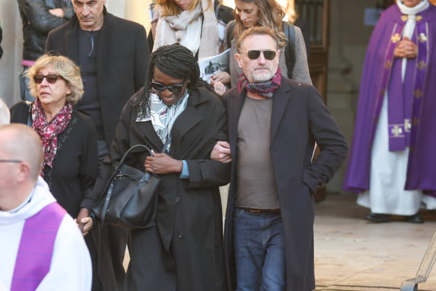 Obsèques de Michel Blanc : sa compagne, soutenue par Jean-Paul Rouve