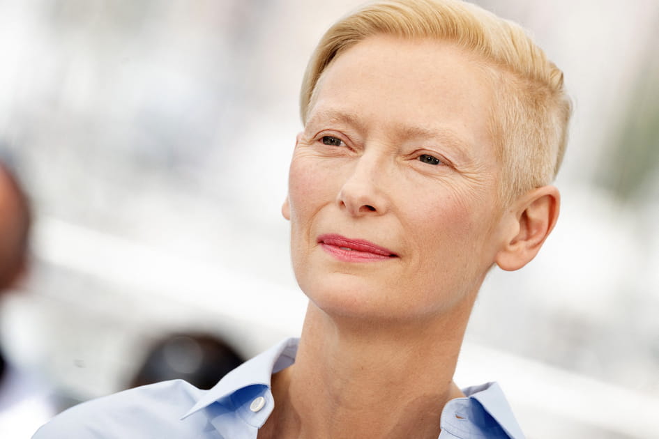 La coupe courte ras&eacute;e de Tilda Swinton