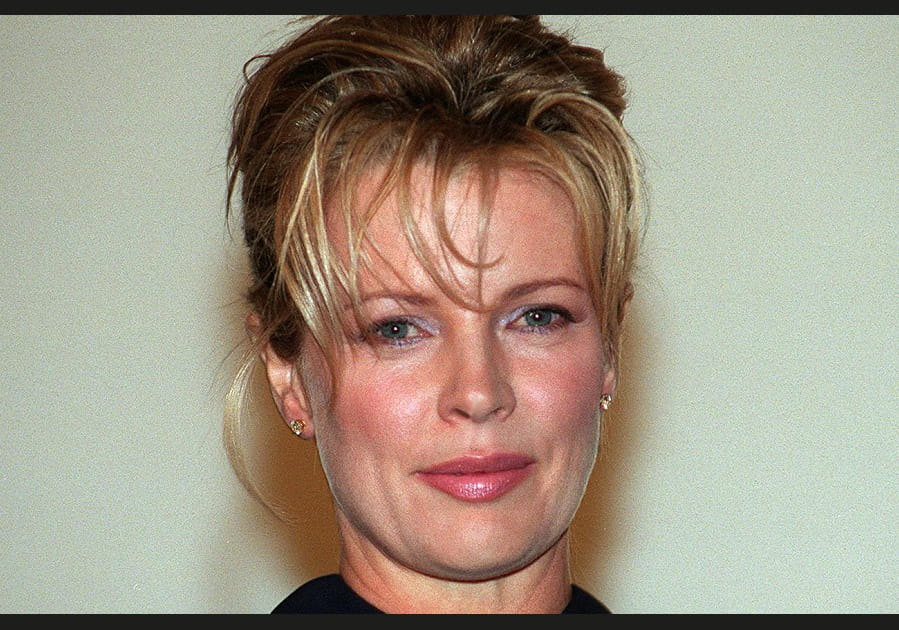 La frange effil&eacute;e de Kim Basinger