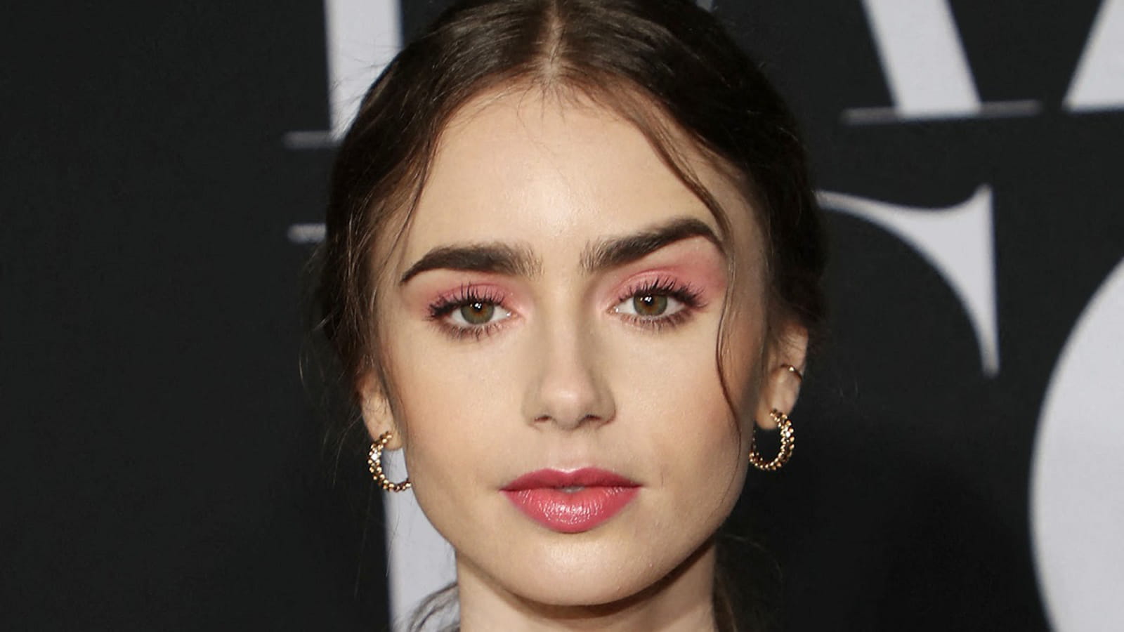 Lily Collins sans frange