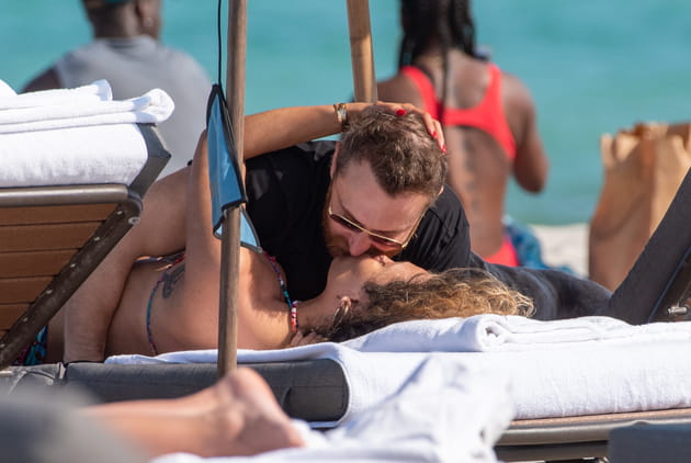 David Guetta et sa petite amie Jessica Ledon profitent de leurs vacances...