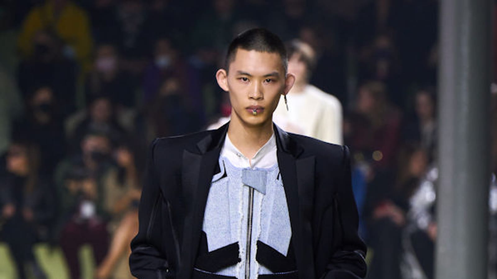 Look 19