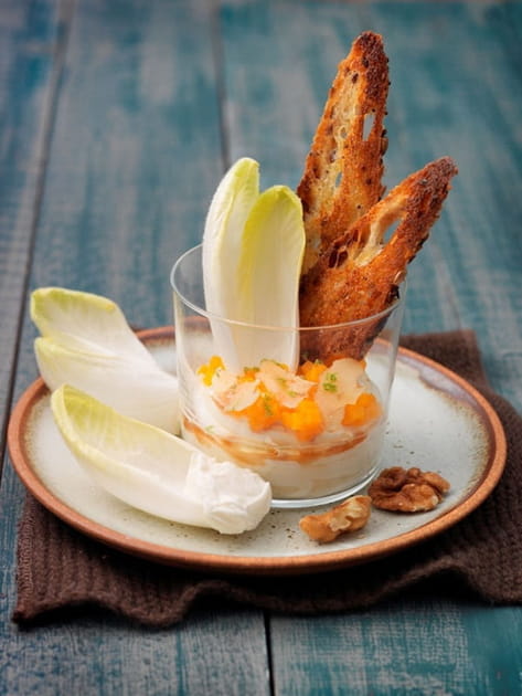Feuille &agrave; feuille d'endives au St M&ocirc;ret&reg; Ligne &amp; Plaisir&reg;, vinaigrette de potimarron