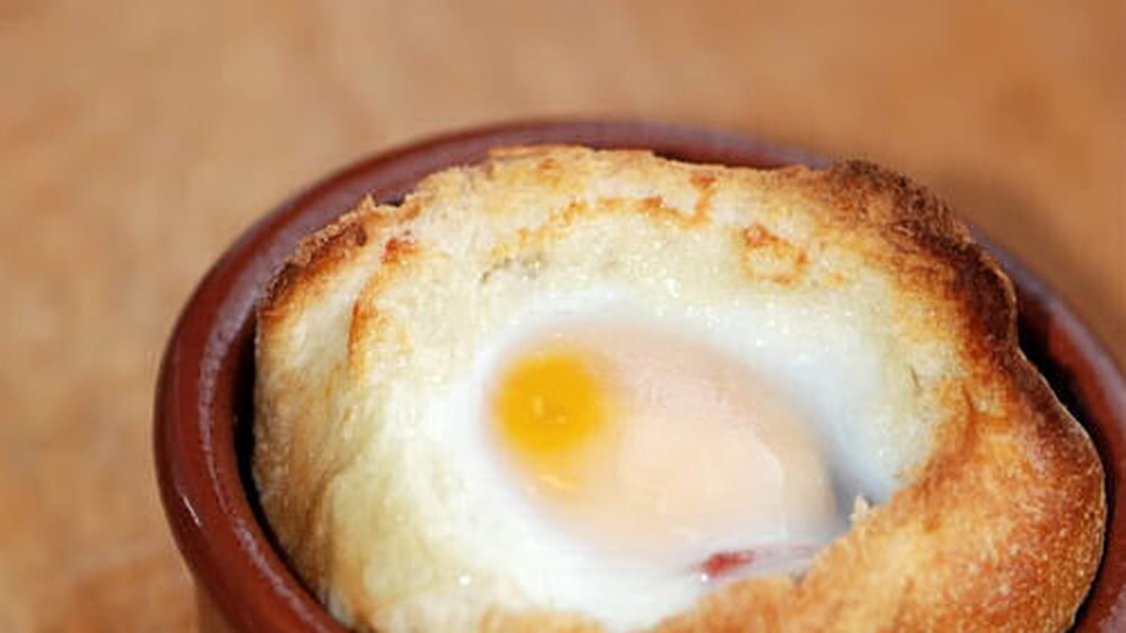 Oeuf cocotte en nid de pain