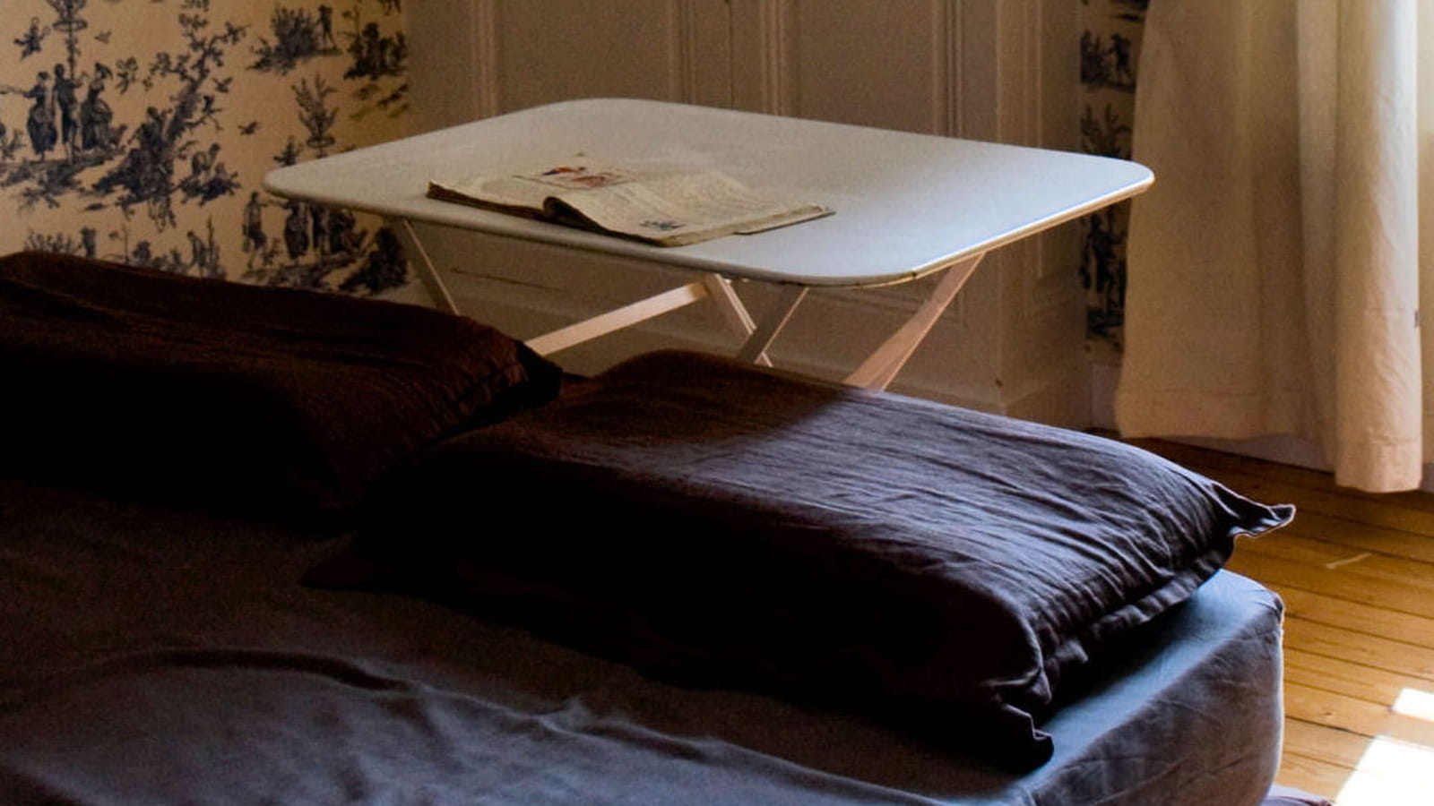 Table d'appoint en métal