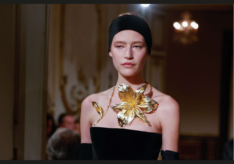 Le bandeau pour les cheveux de Schiaparelli