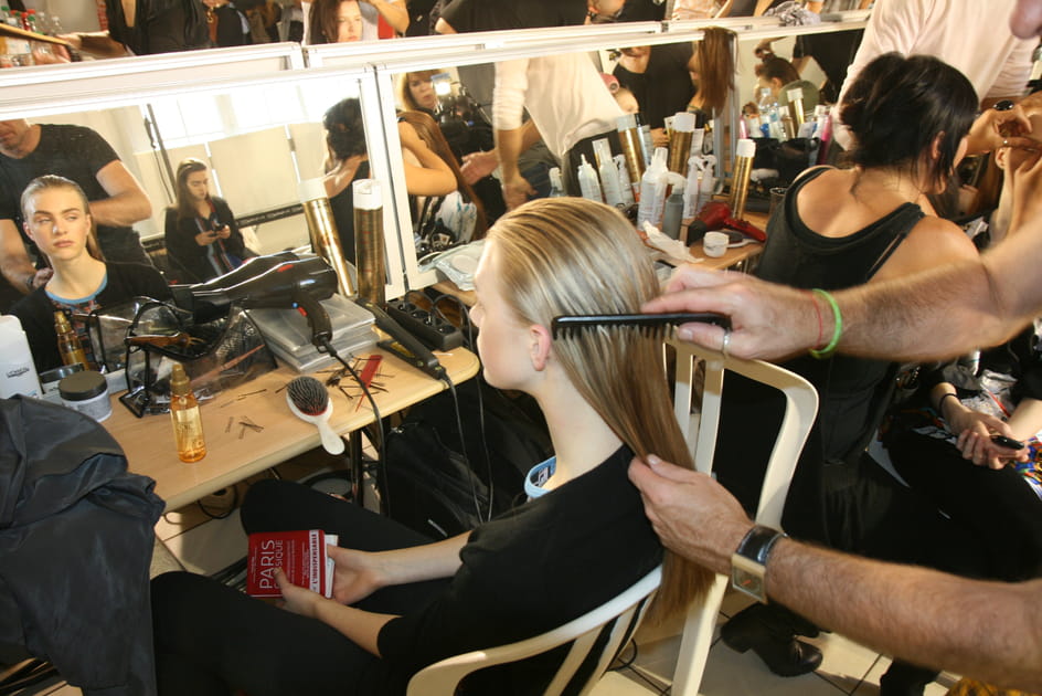 Backstage coiffure d&eacute;fil&eacute; Giambattista Valli&nbsp;: hair off your face