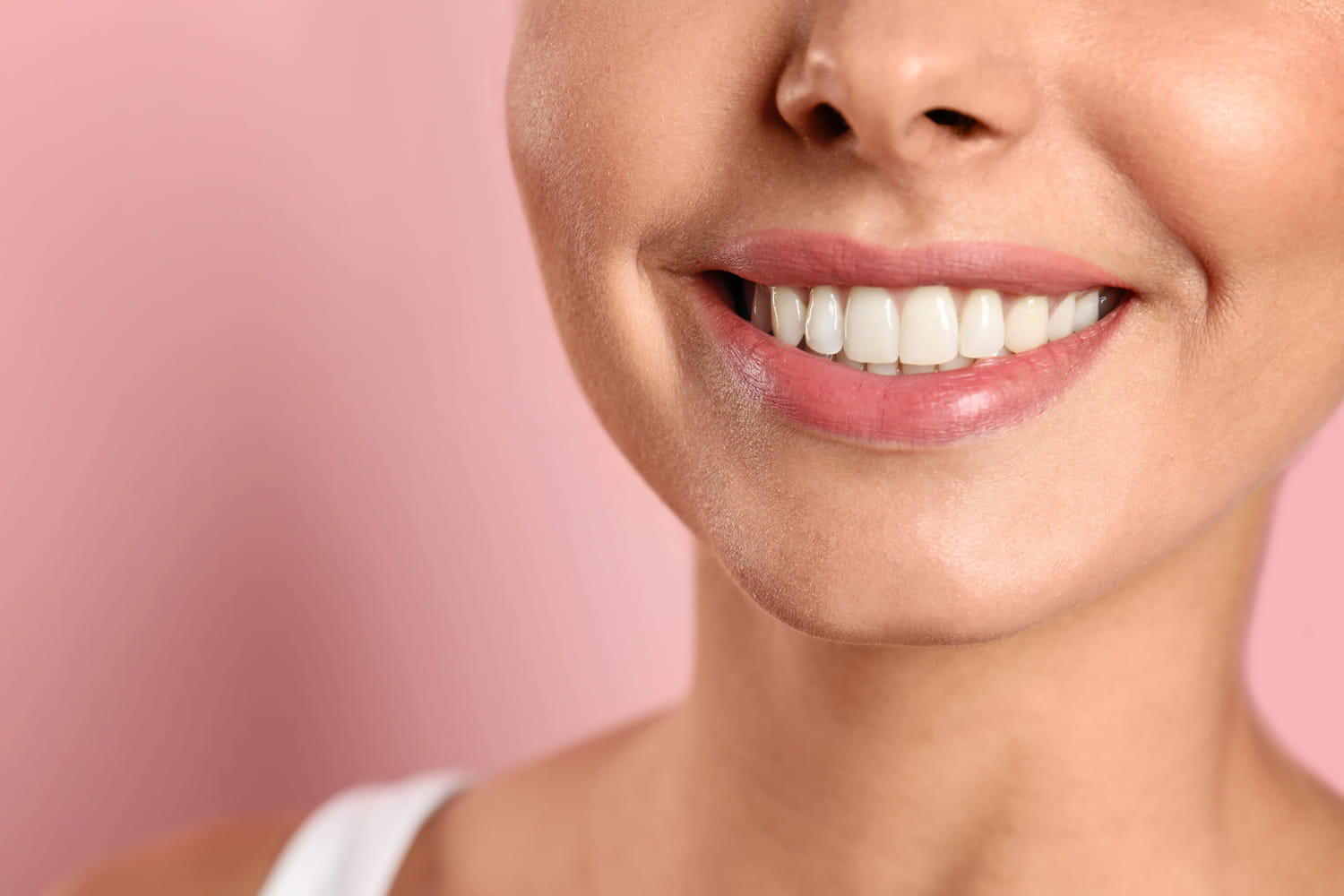 To have white teeth, this natural ingredient is very effective