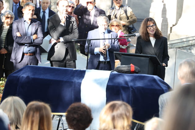 Emmanuelle Bach rend hommage à son père Jean-Pierre Elkabbach