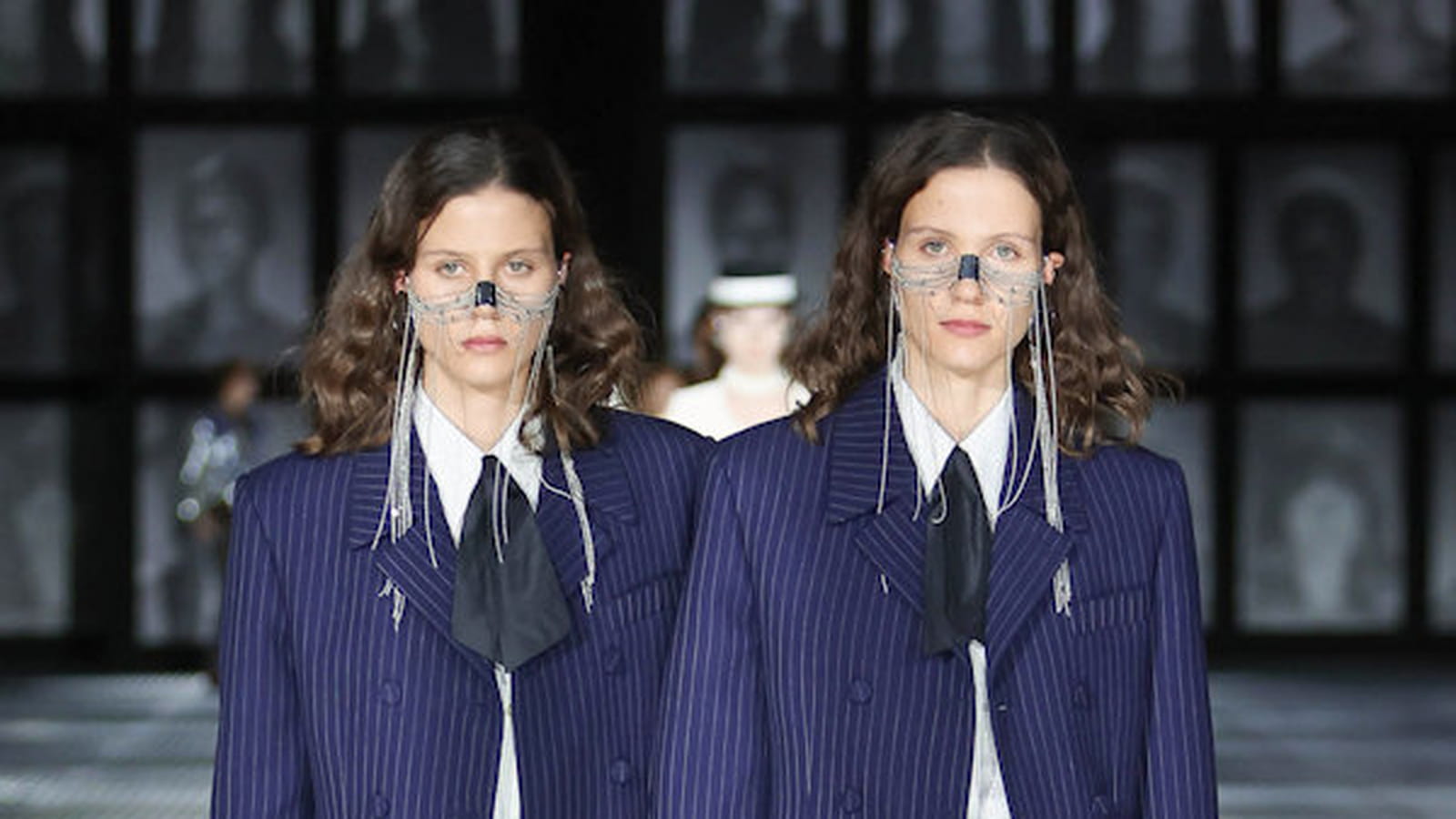 Look 3