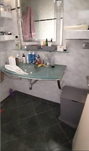 Avant&nbsp;: une salle d'eau dans son jus