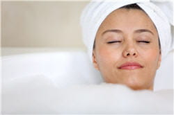 bain chaud, lecture, massage... tout ce qui peut vous détendre facilitera