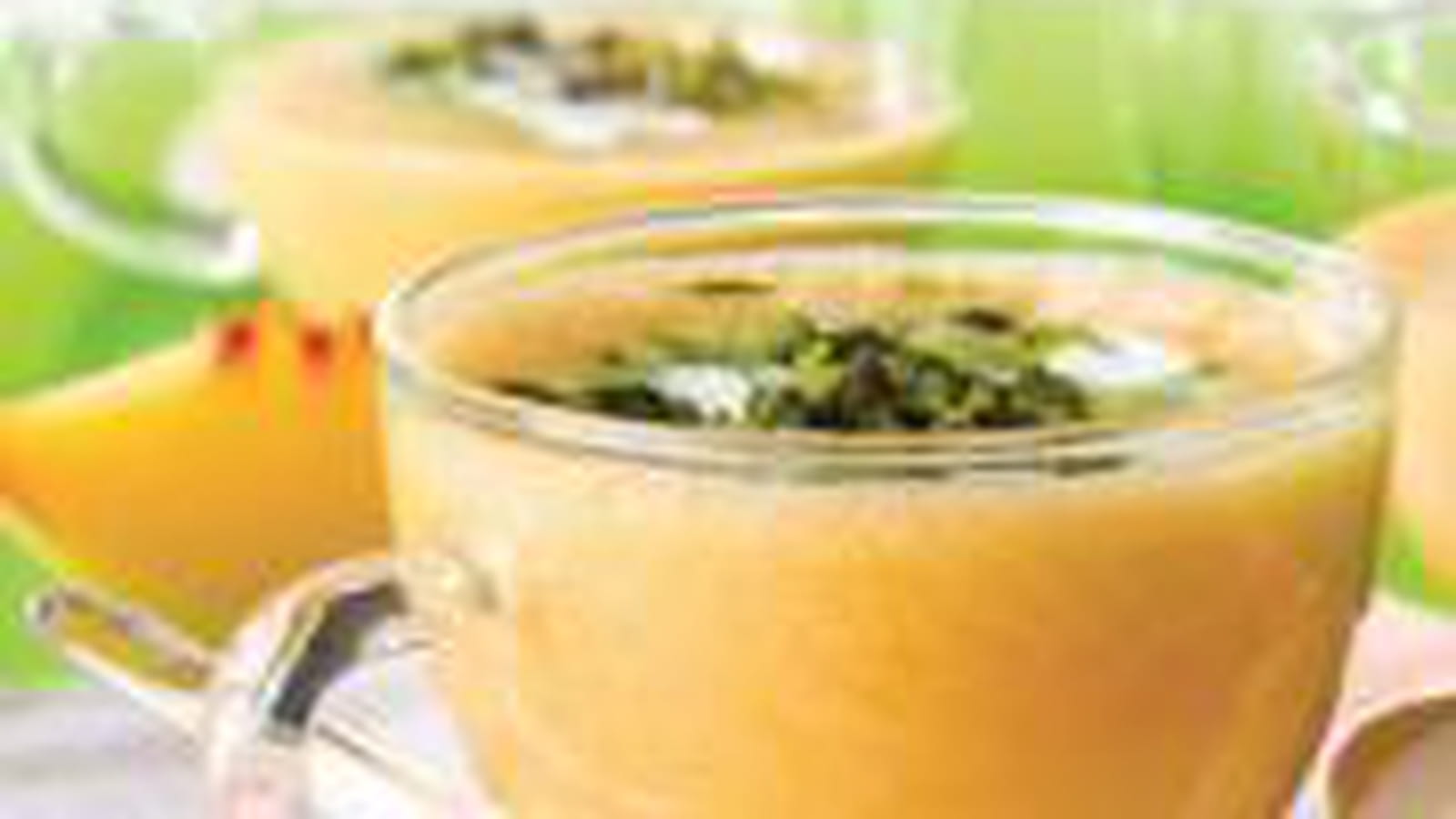 Capuccino de pêches glacées aux pistaches