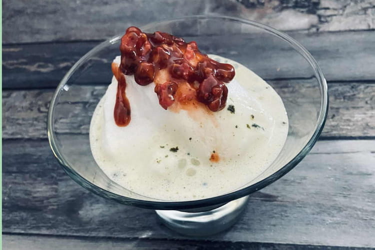 Ile flottante au thé matcha et caramel de pralines roses