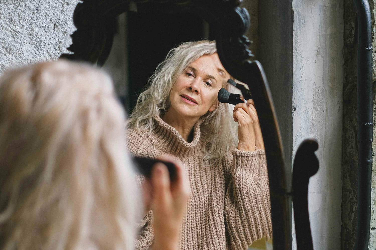 Given this season everywhere, this express make -up gives a real facelift to 60 years old in 3 minutes