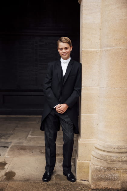 Le prince George pose &agrave; Eton, le prestigieux coll&egrave;ge o&ugrave; il fait sa rentr&eacute;e
