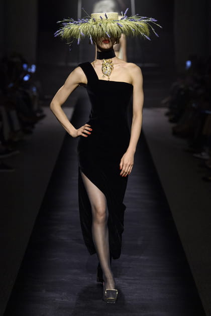 Look 10 du défilé Schiaparelli