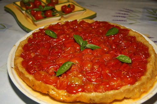 Tatin de tomates cerises, pesto et Parmesan