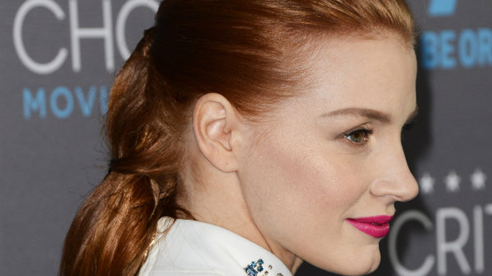 La queue-de-cheval torsadée de Jessica Chastain
