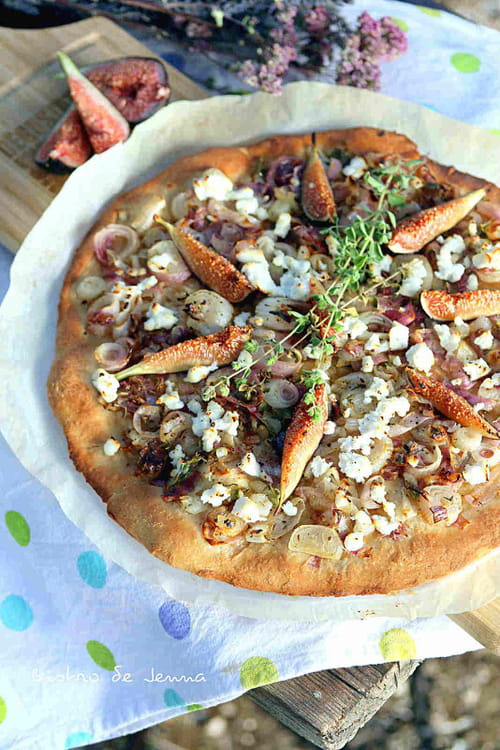 Tarte fine salée aux figues