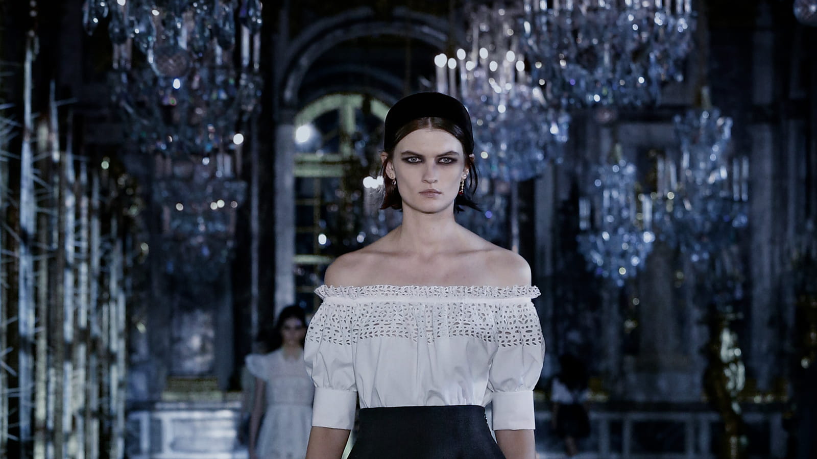 Look 17
