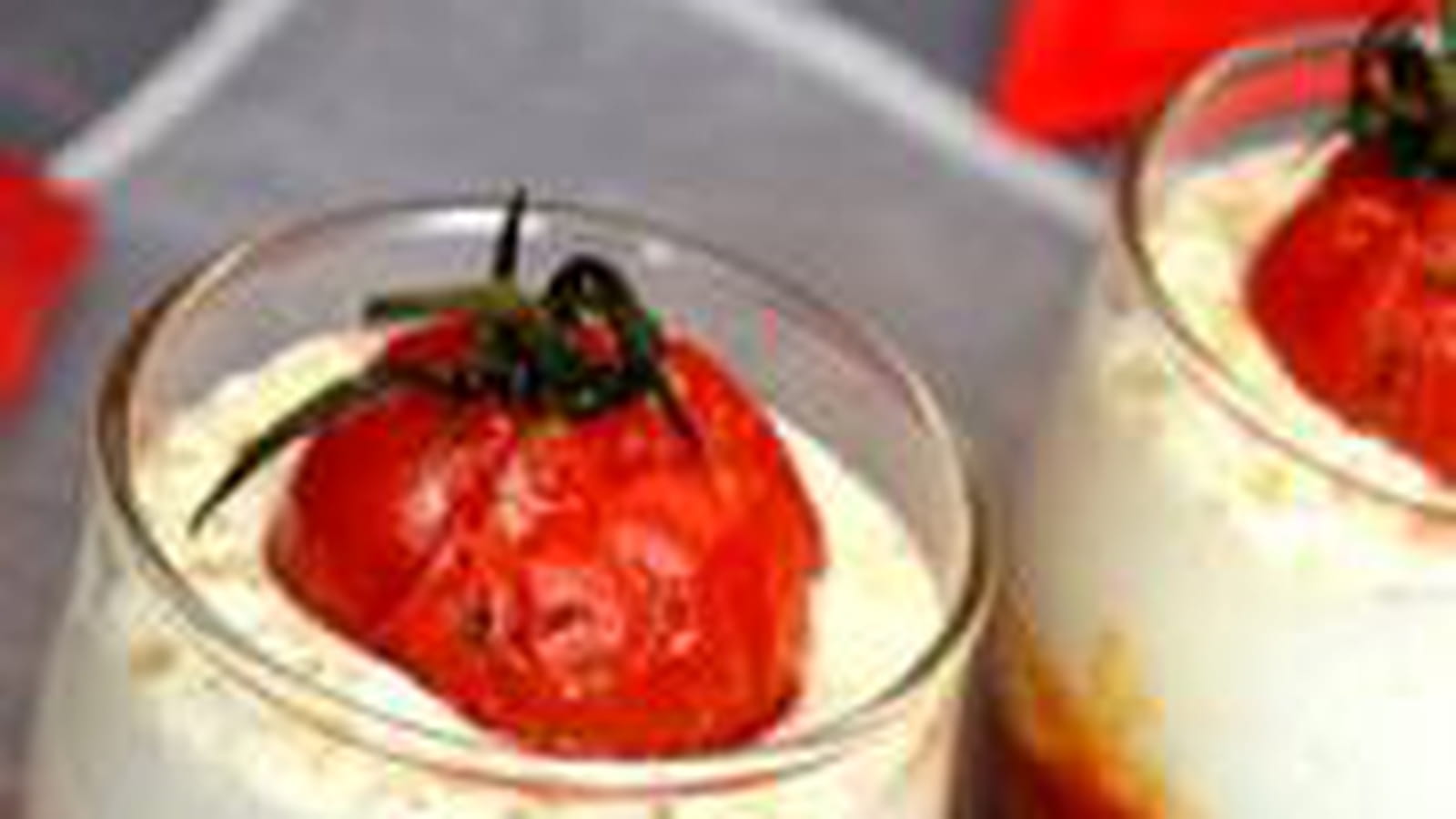 Verrines au chutney de tomates cerise, mousse de feta, fleur de sel aux épices grillées