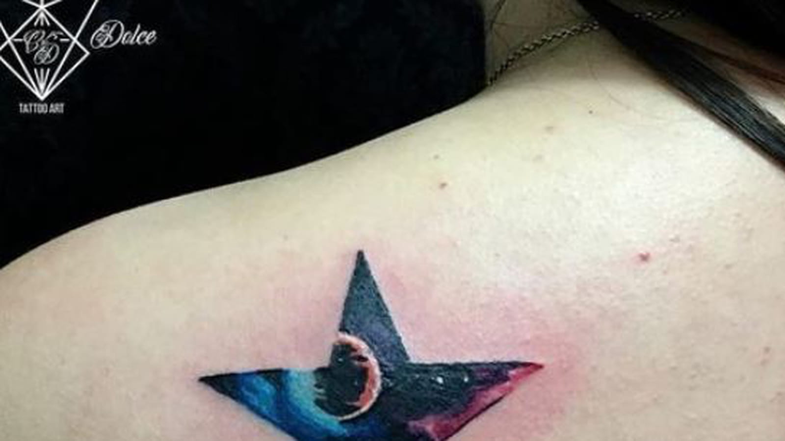 Etoile galaxy sur l'omoplate