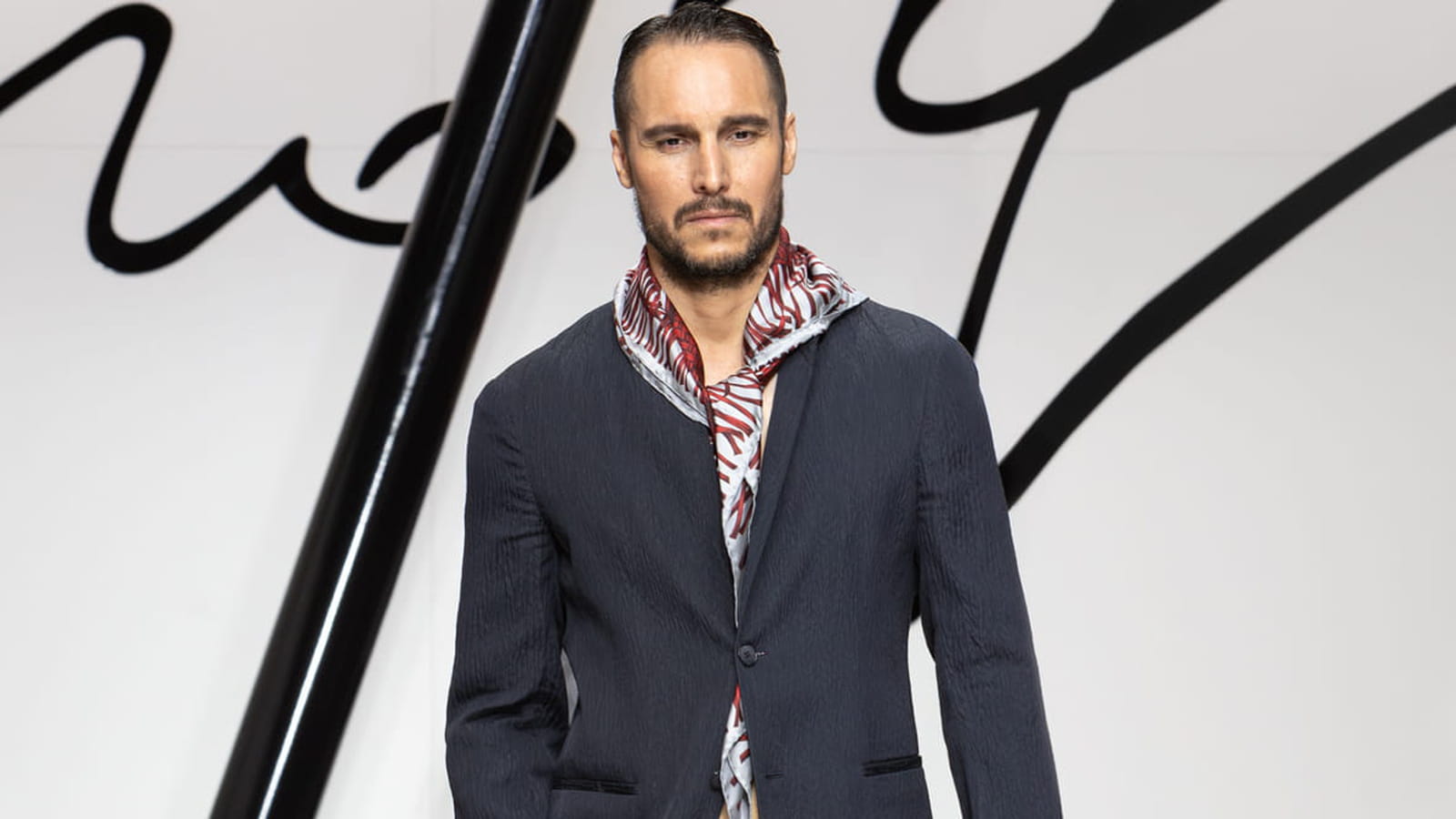 Look 60
