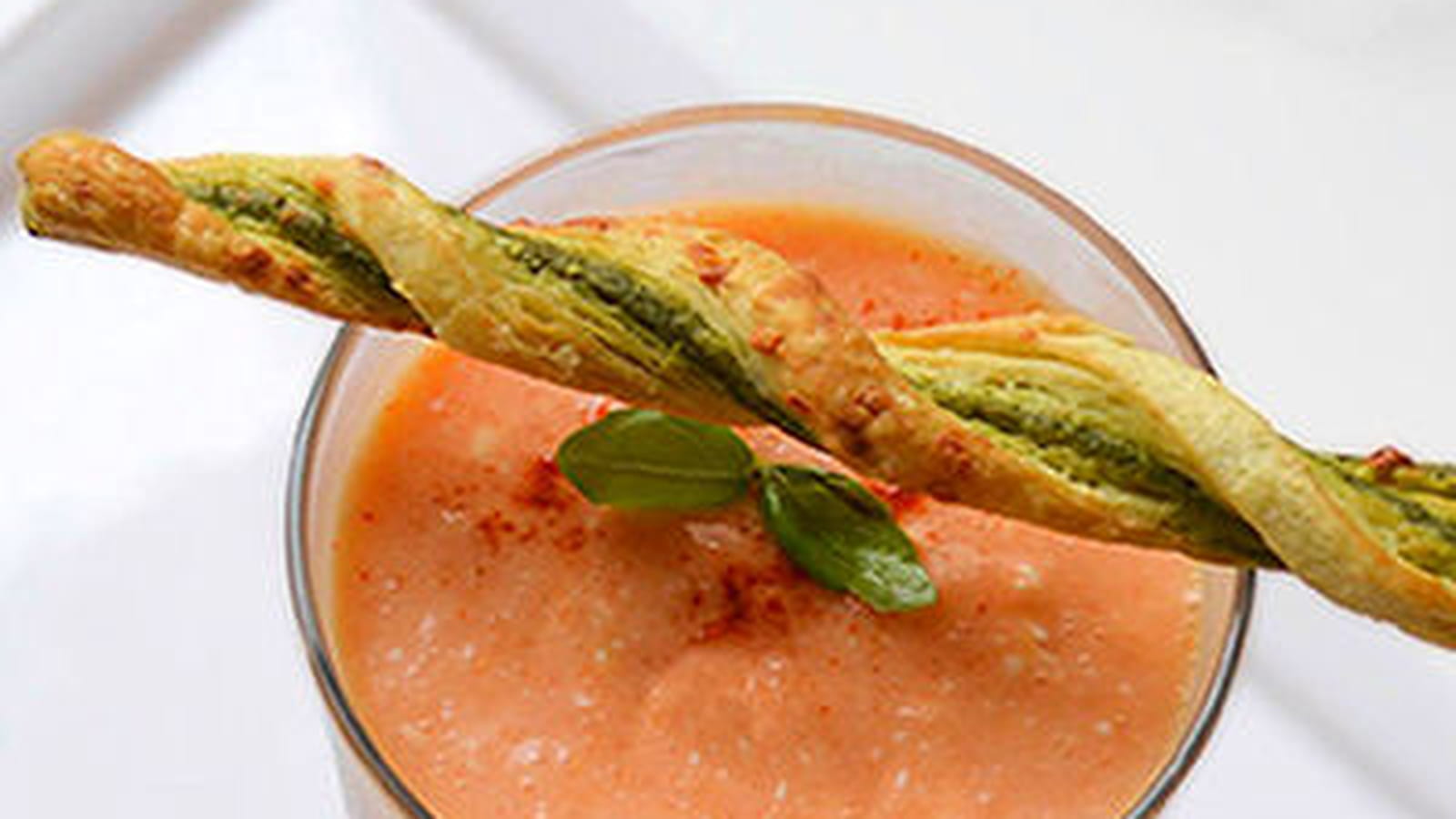 Panna cotta de poivrons, soupe de melon au kiri