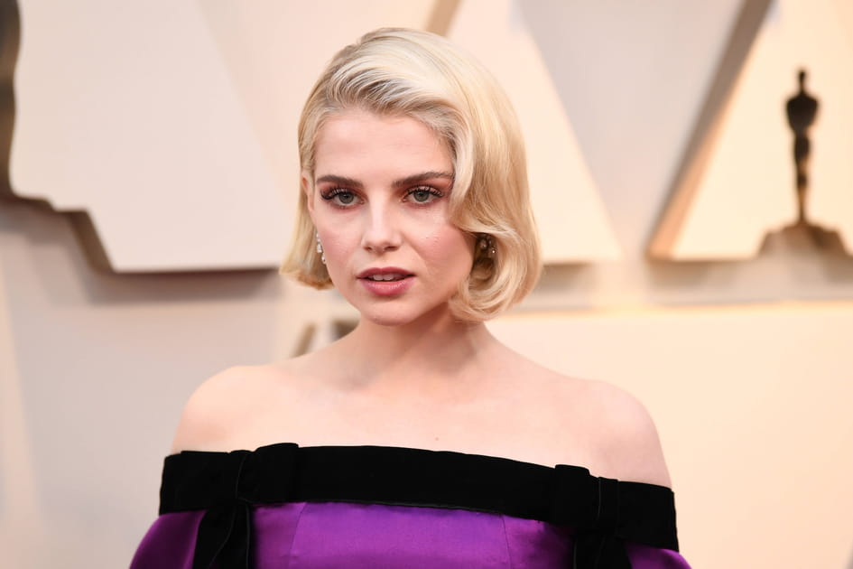 La coiffure r&eacute;tro de Lucy Boynton